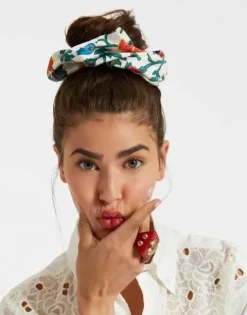 Giga Scrunchie