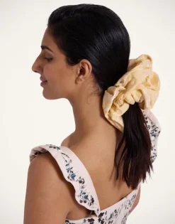 Giga Scrunchie