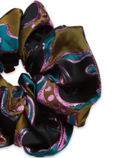 Giga Scrunchie