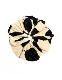 Giga Scrunchie