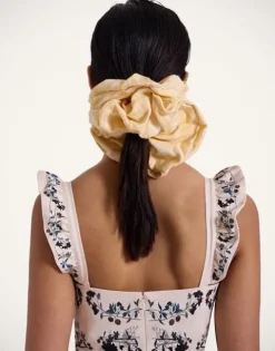 Giga Scrunchie