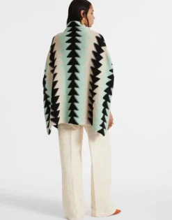 Trine Cape